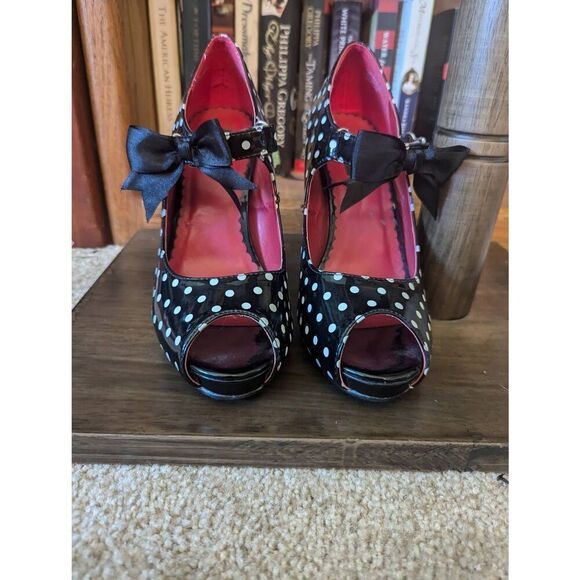 Pin Up Couture Cutiepie 7 Retro White & Black Polka Dot Mary-Jane Heels Peep Toe - Picture 1 of 7